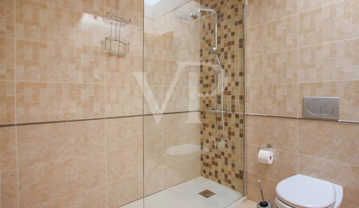 Casa bifamiliare ristrutturata con giardino a Los Cristianos