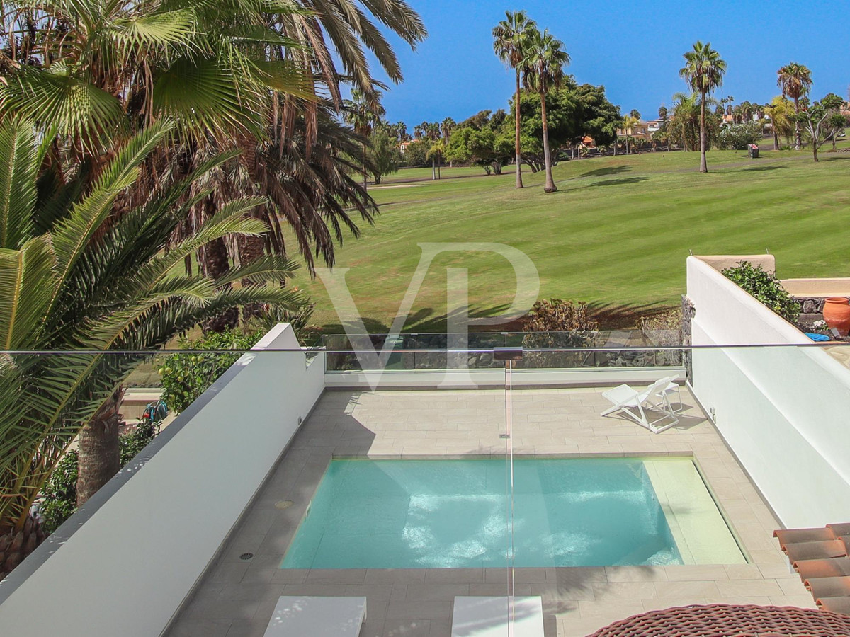 Elegant villa directly located at the Golf Costa Adeje