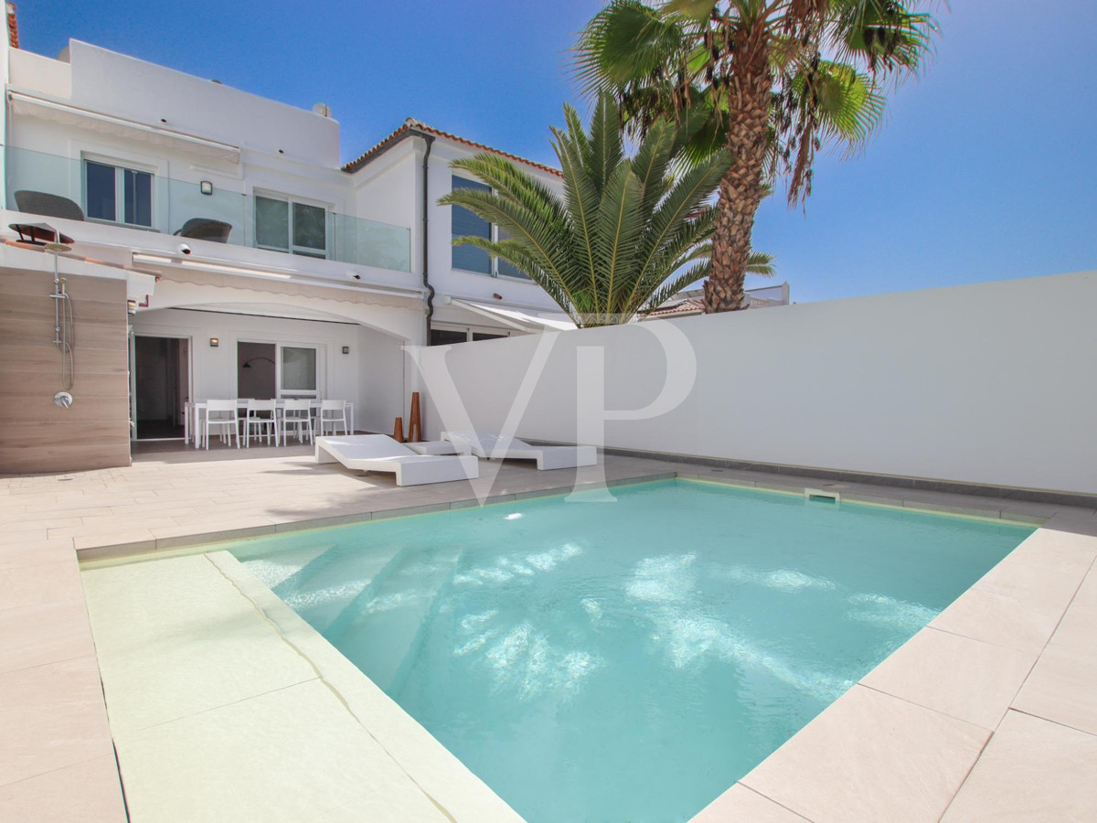 Elegant villa directly located at the Golf Costa Adeje