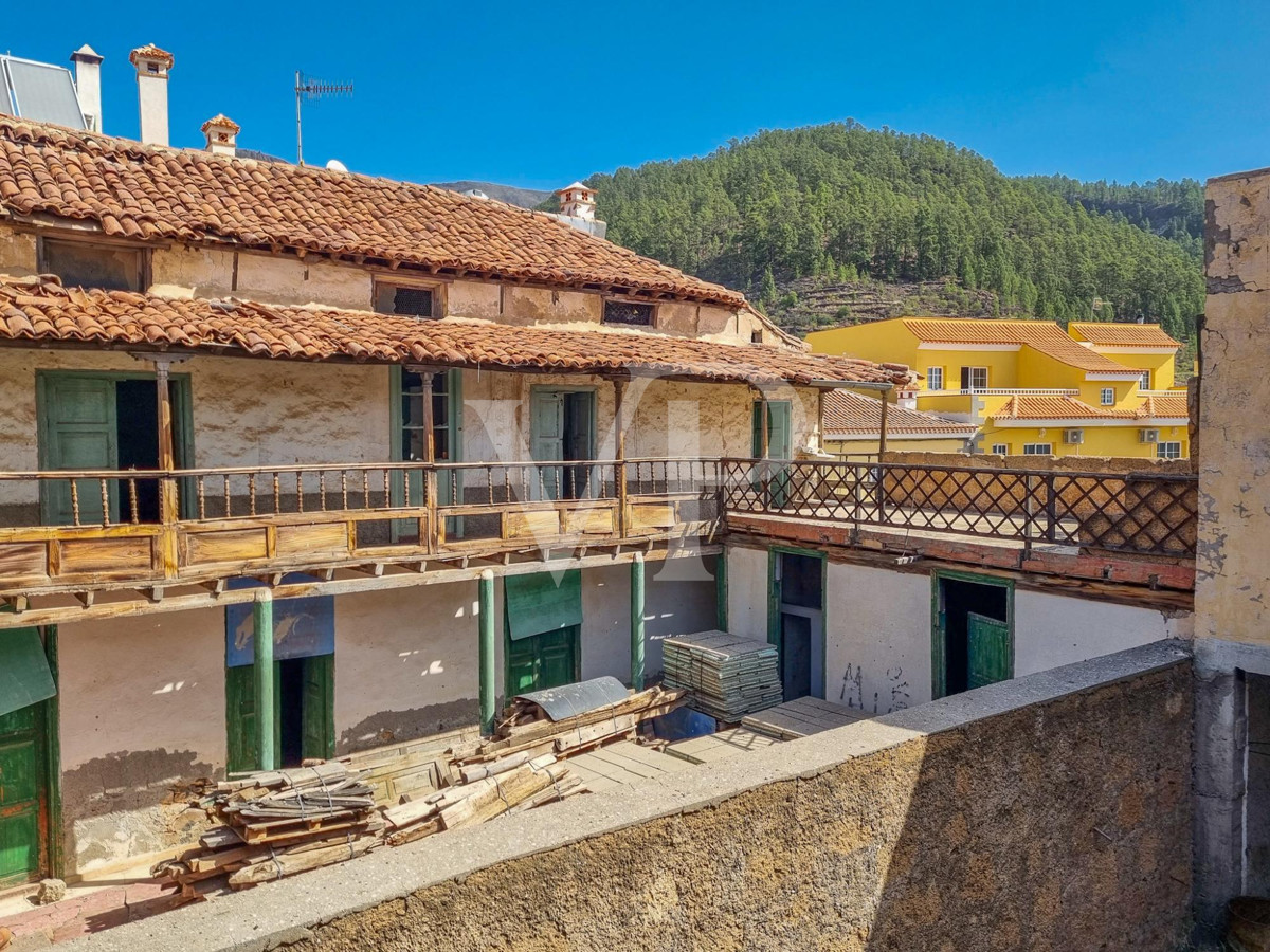 Histórica casa emblemática para reformar en el centro de Vilaflor