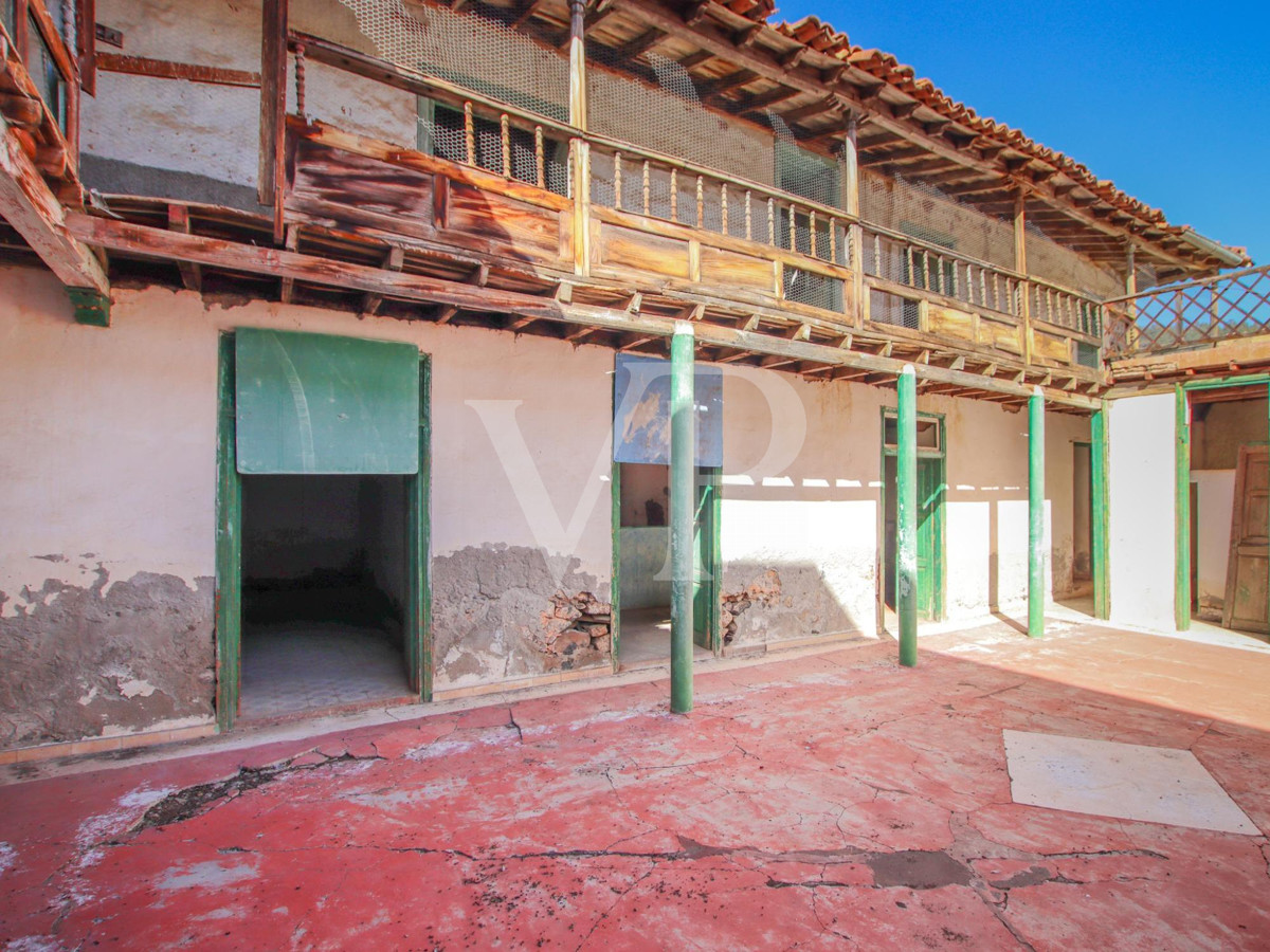 Histórica casa emblemática para reformar en el centro de Vilaflor