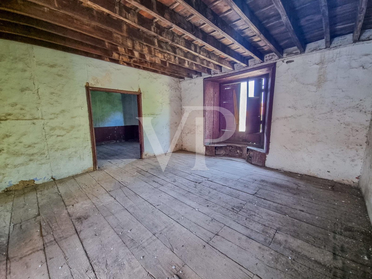 Historisches denkmalgeschütztes Haus zum Sanieren im Zentrum von Vilaflor