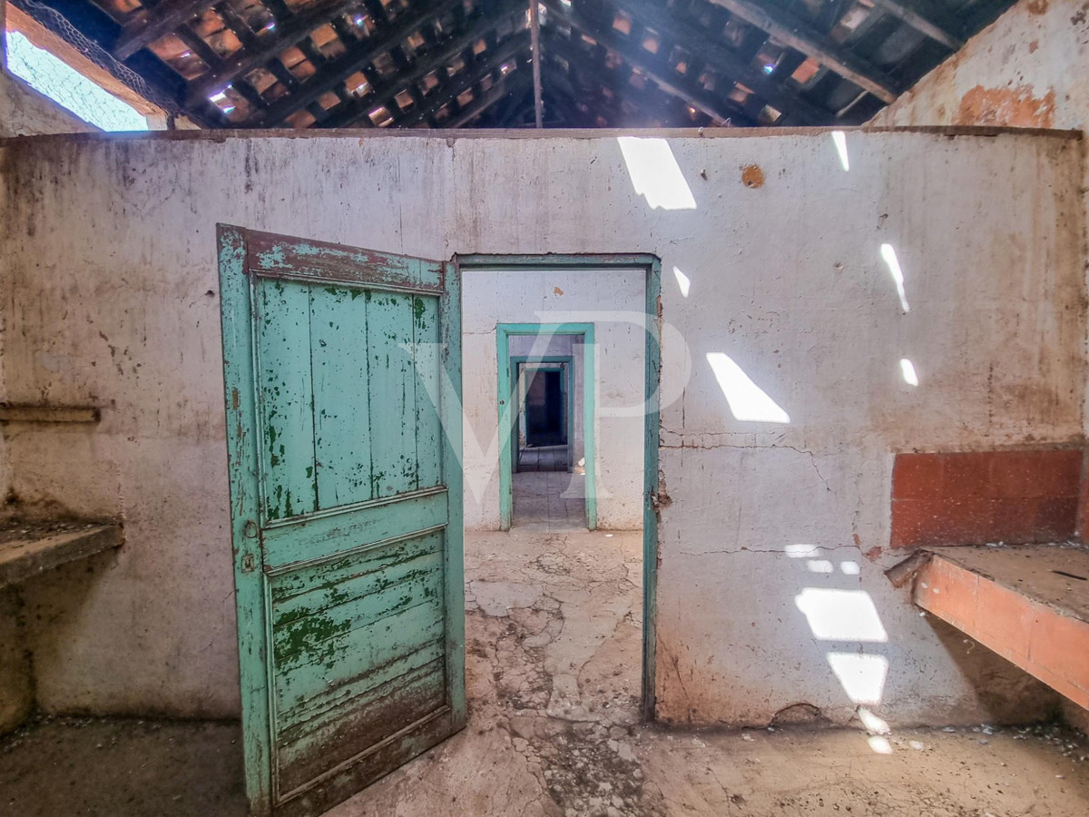 Historisches denkmalgeschütztes Haus zum Sanieren im Zentrum von Vilaflor