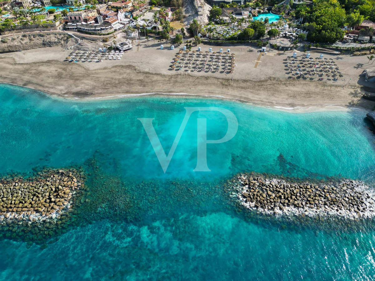 Magnífica villa a pocos pasos de la playa del Duque