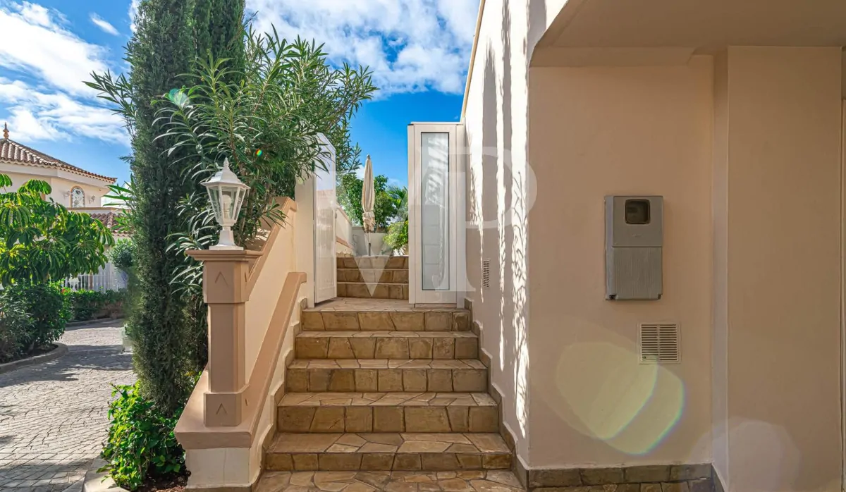 Einzigartige Villa nur wenige Schritte zum Playa del Duque in Costa Adeje