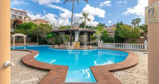 von_poll_real_estate_property_ES233184562_image_100