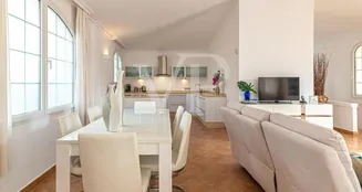 von_poll_real_estate_property_ES233184562_image_66