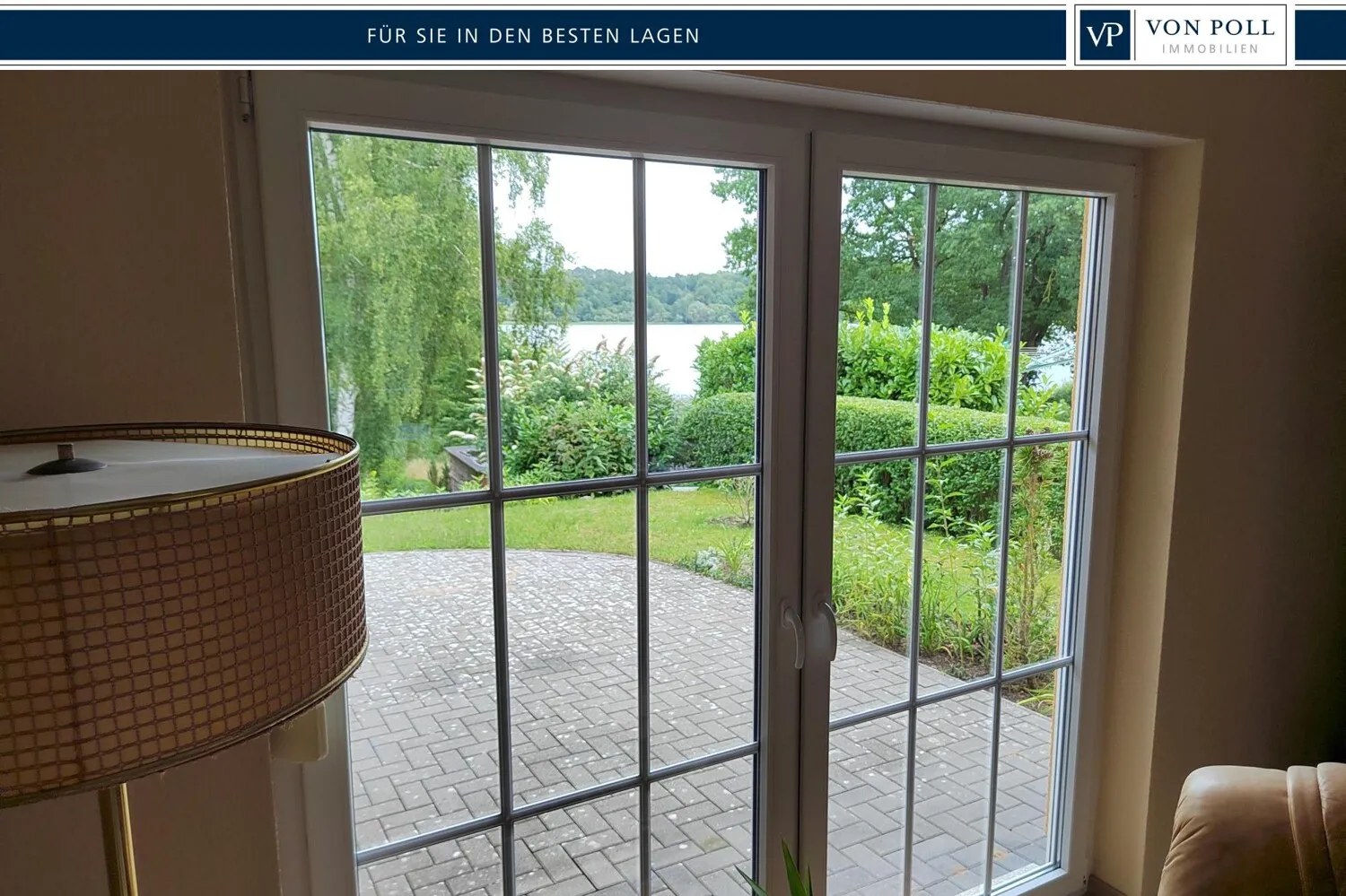 Blick zum See aus dem Wohnraum