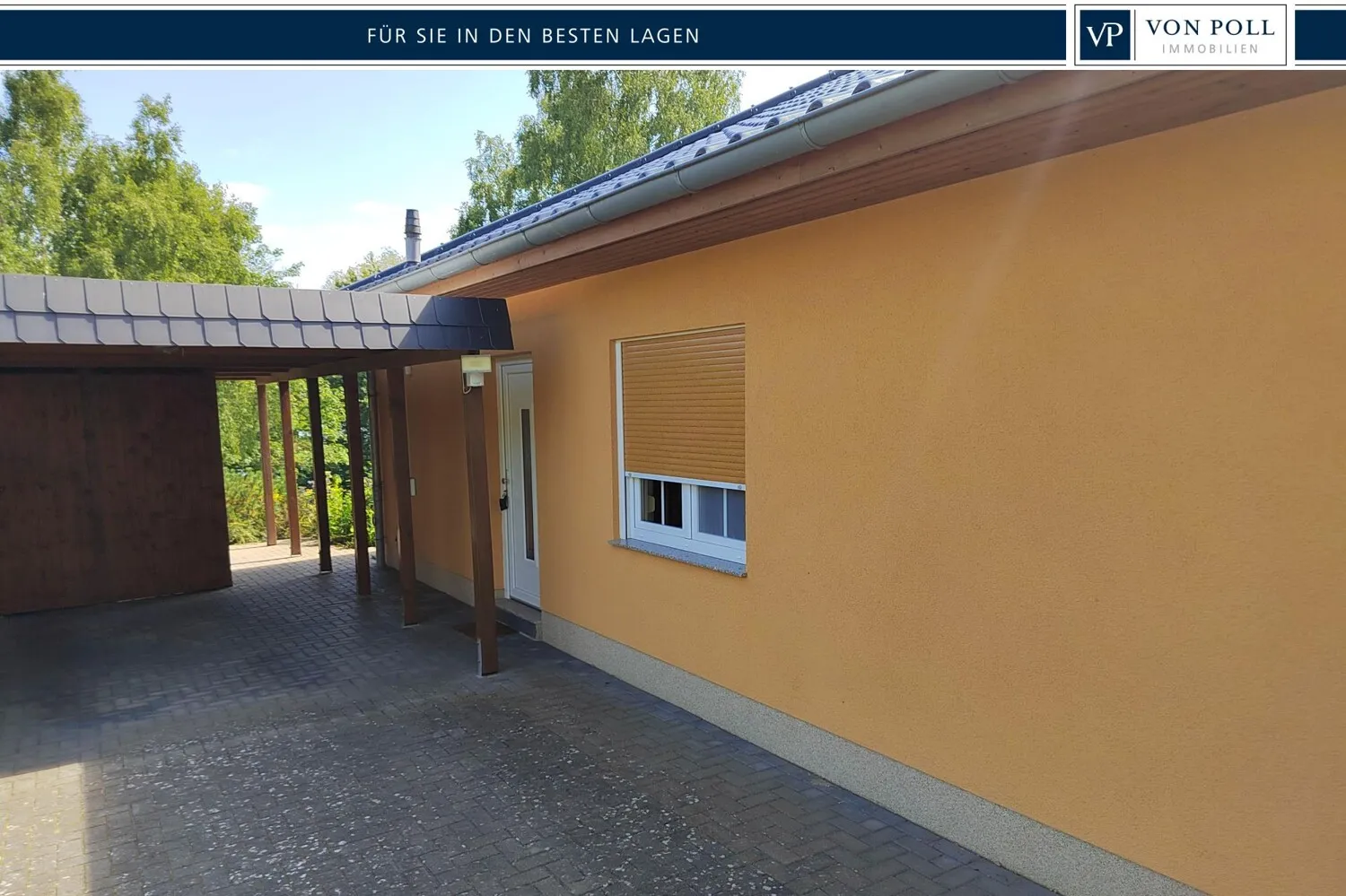 Seitlicher Blick mit Nebeneingang