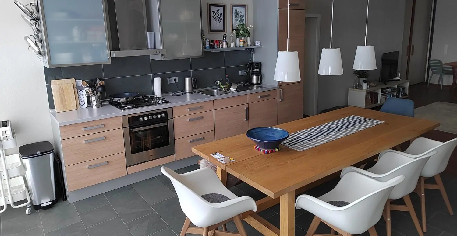 Eingangsbereich mit Küche  Bild 2