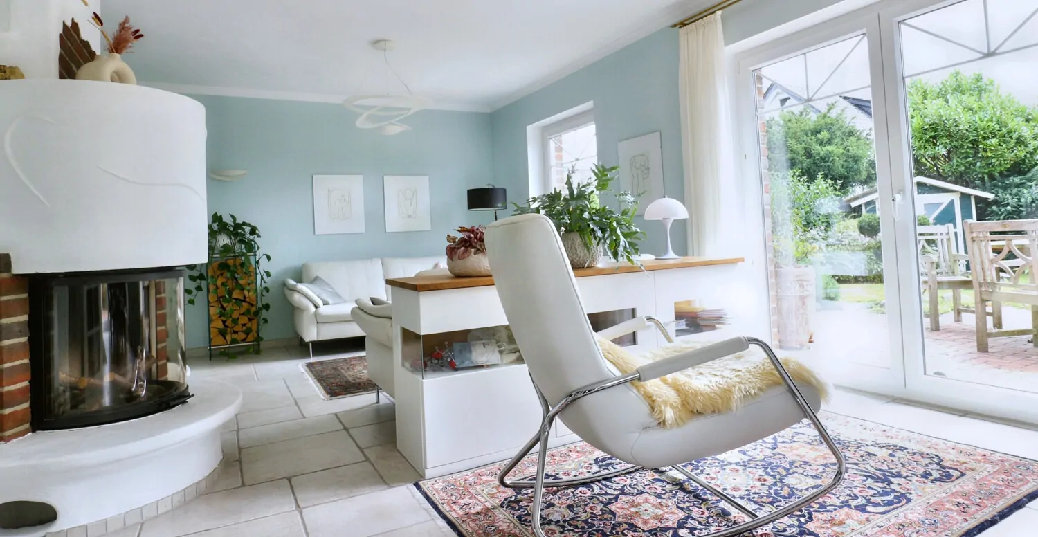 Wohnzimmer mit Kachelofen