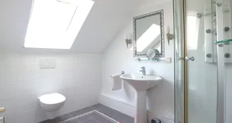 von_poll_real_estate_property_25261195_a_image_7