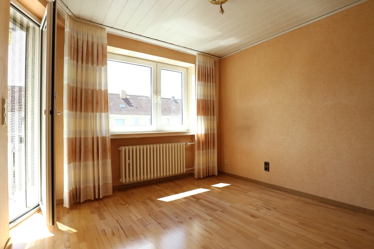 OG Schlafzimmer 1 mit Balkonzugang