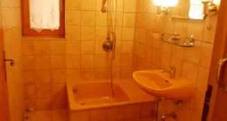 von_poll_real_estate_property_25113018_image_19