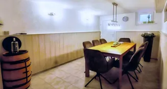 von_poll_real_estate_property_25113021_image_16