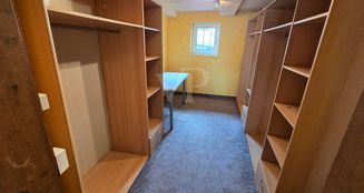 von_poll_real_estate_property_25113013_image_9