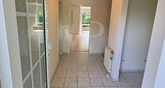 von_poll_real_estate_property_25113015_image_2