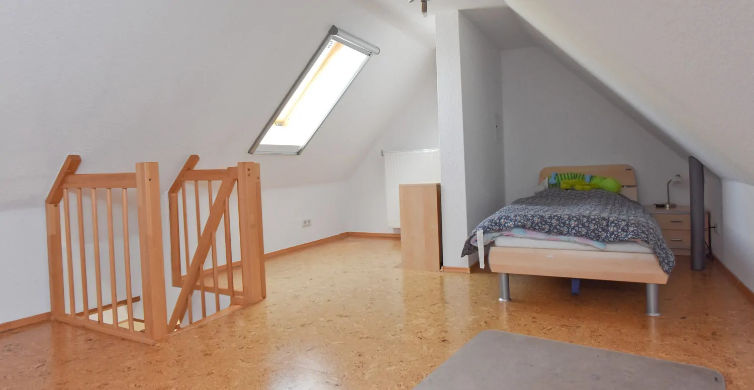 Ausgebauter Spitzbodenmer im Spitzboden