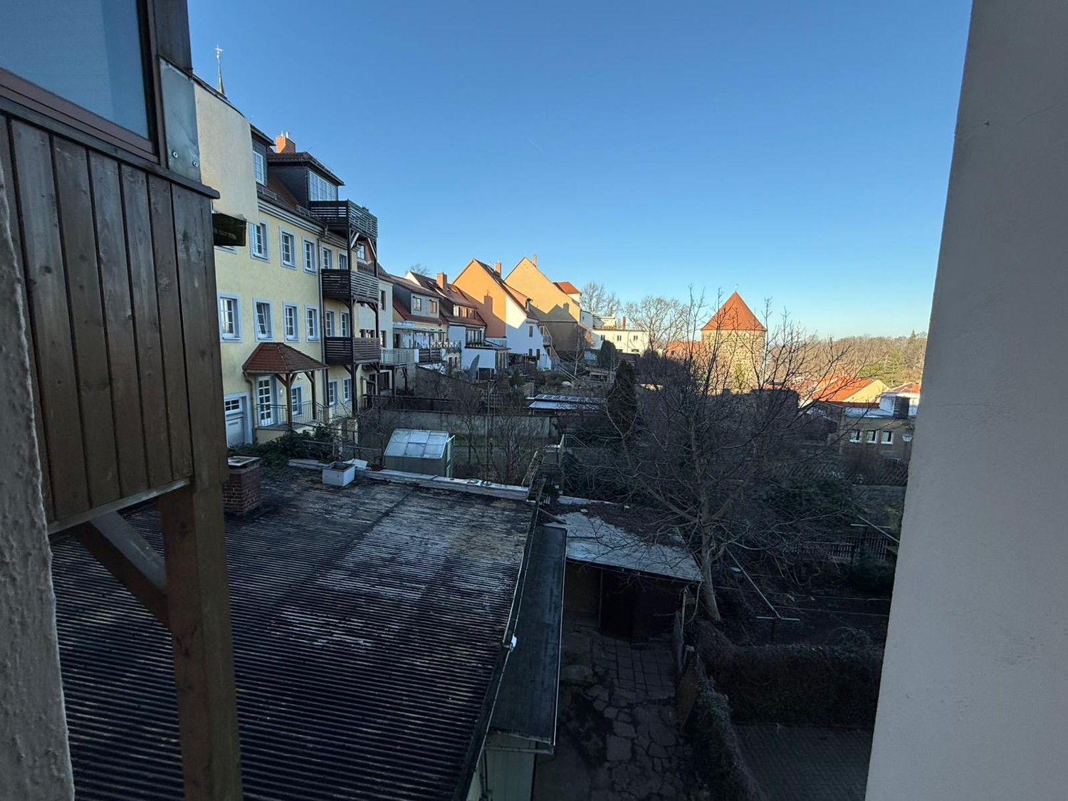 Sanierungsbedürftiges Stadthaus mit Ausbaupotenzial in zentraler Lage