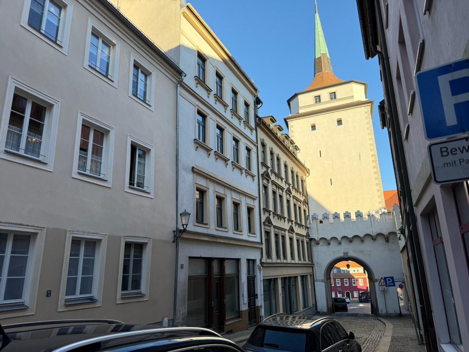 Sanierungsbedürftiges Stadthaus mit Ausbaupotenzial in zentraler Lage