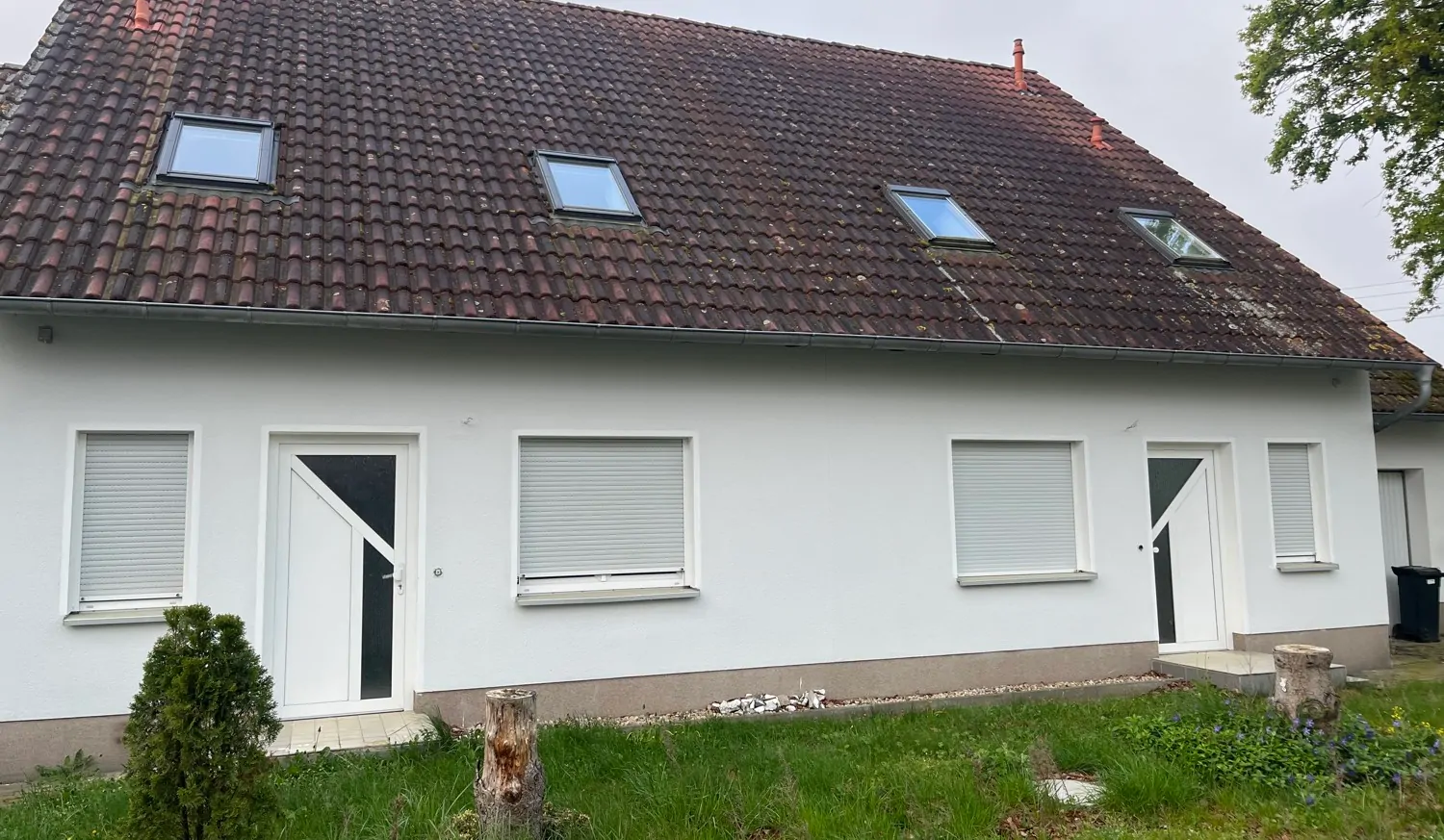 Teilsanierte Doppelhaushäfte in der Nähe von Lohsa