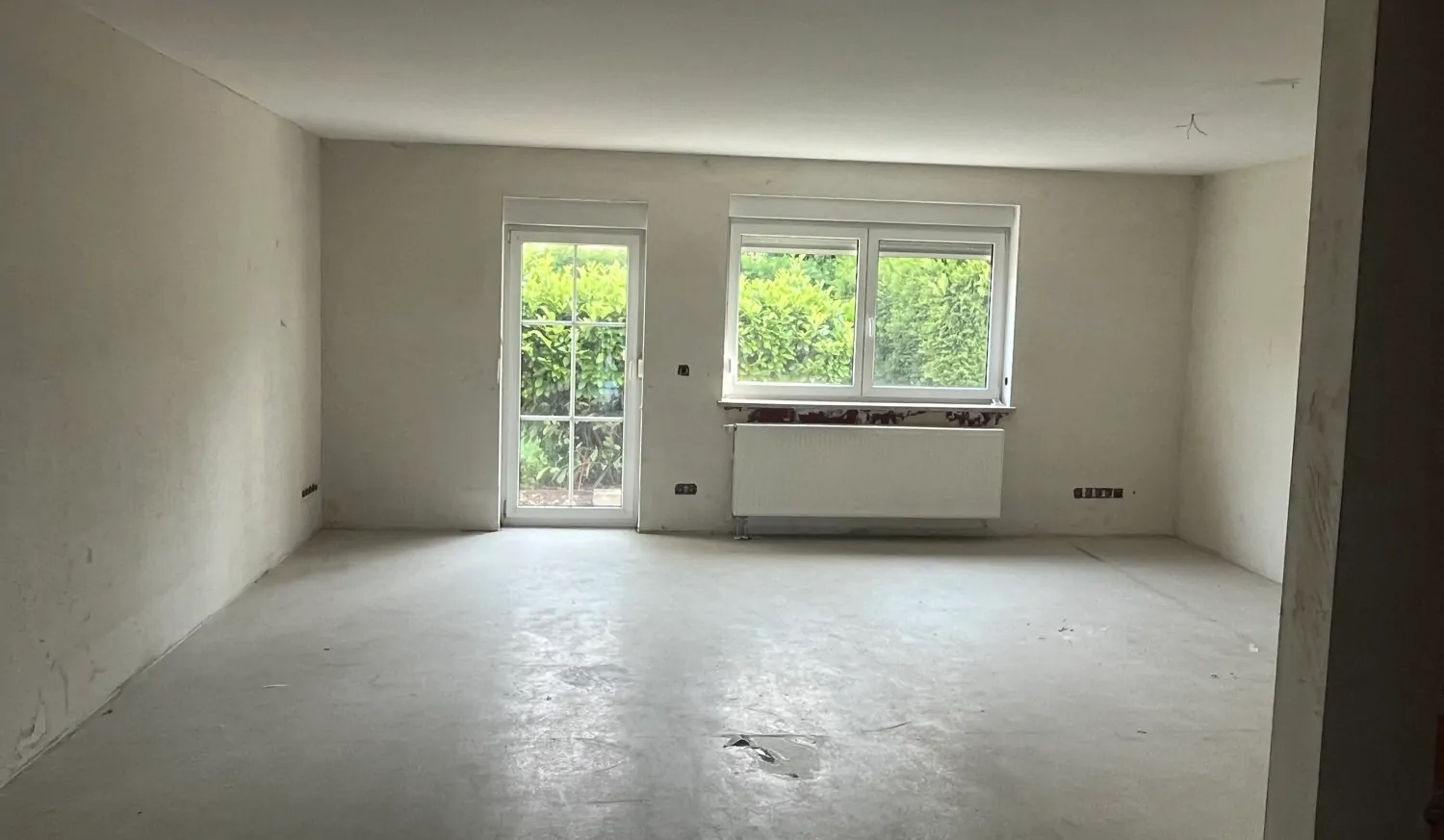 Teilsanierte Doppelhaushäfte in der Nähe von Lohsa