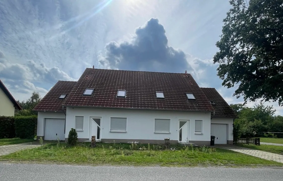 Teilsanierte Doppelhaushäfte in der Nähe von Lohsa