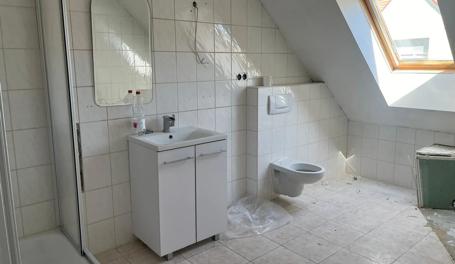 Teilsanierte Doppelhaushäfte in der Nähe von Lohsa