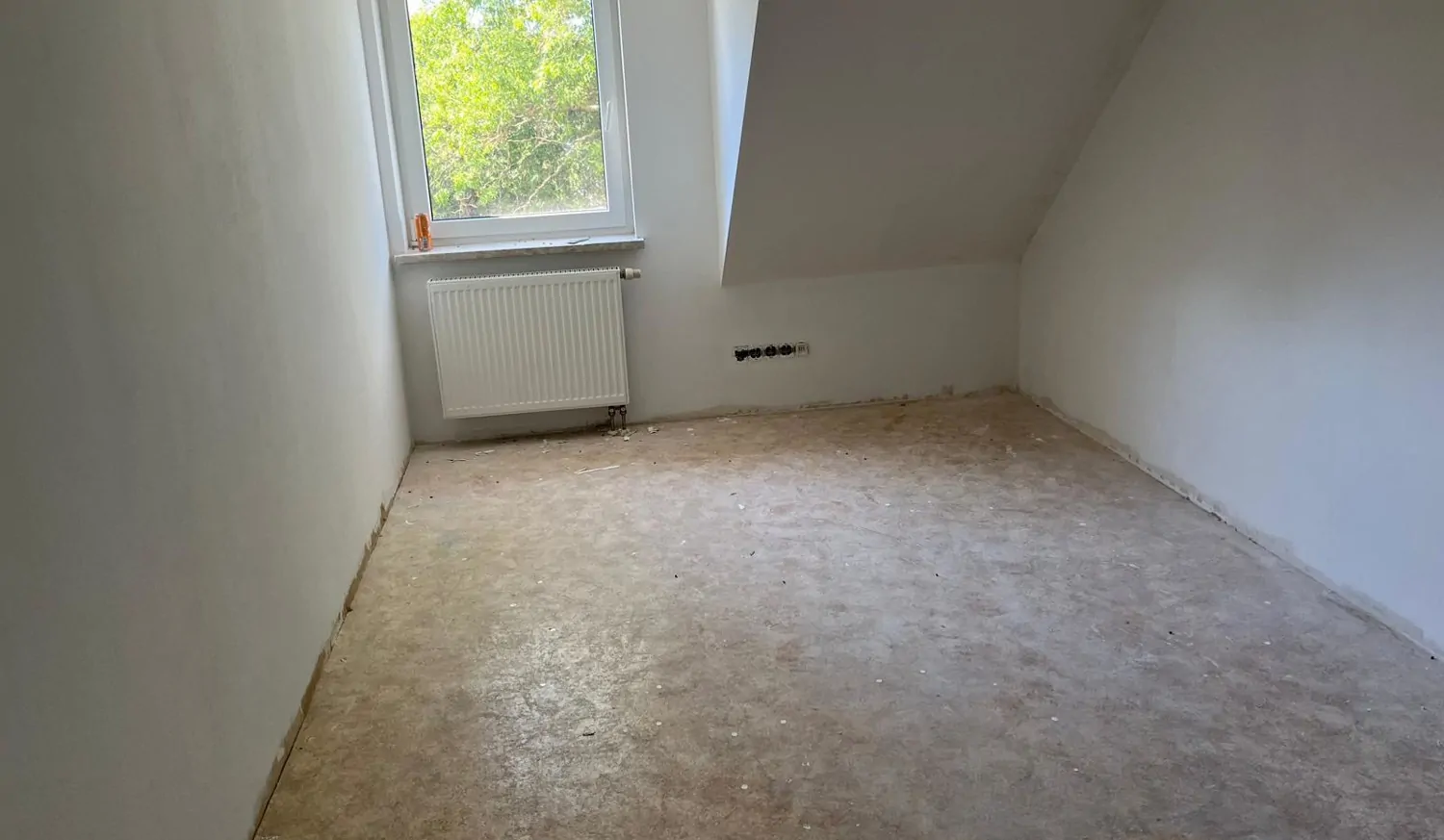 Teilsanierte Doppelhaushäfte in der Nähe von Lohsa