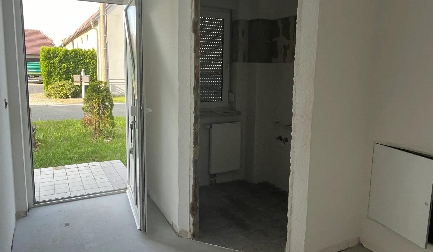 Teilsanierte Doppelhaushäfte in der Nähe von Lohsa