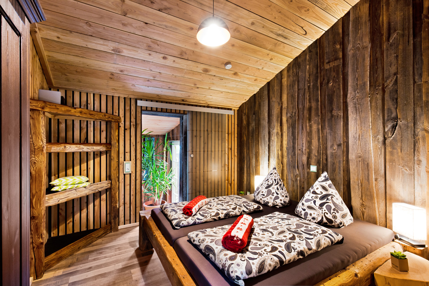 Ferienresort in Oybin OT Hain, exklusive Villa, 5* zertifizierte Lodge und Iglu-Häuser