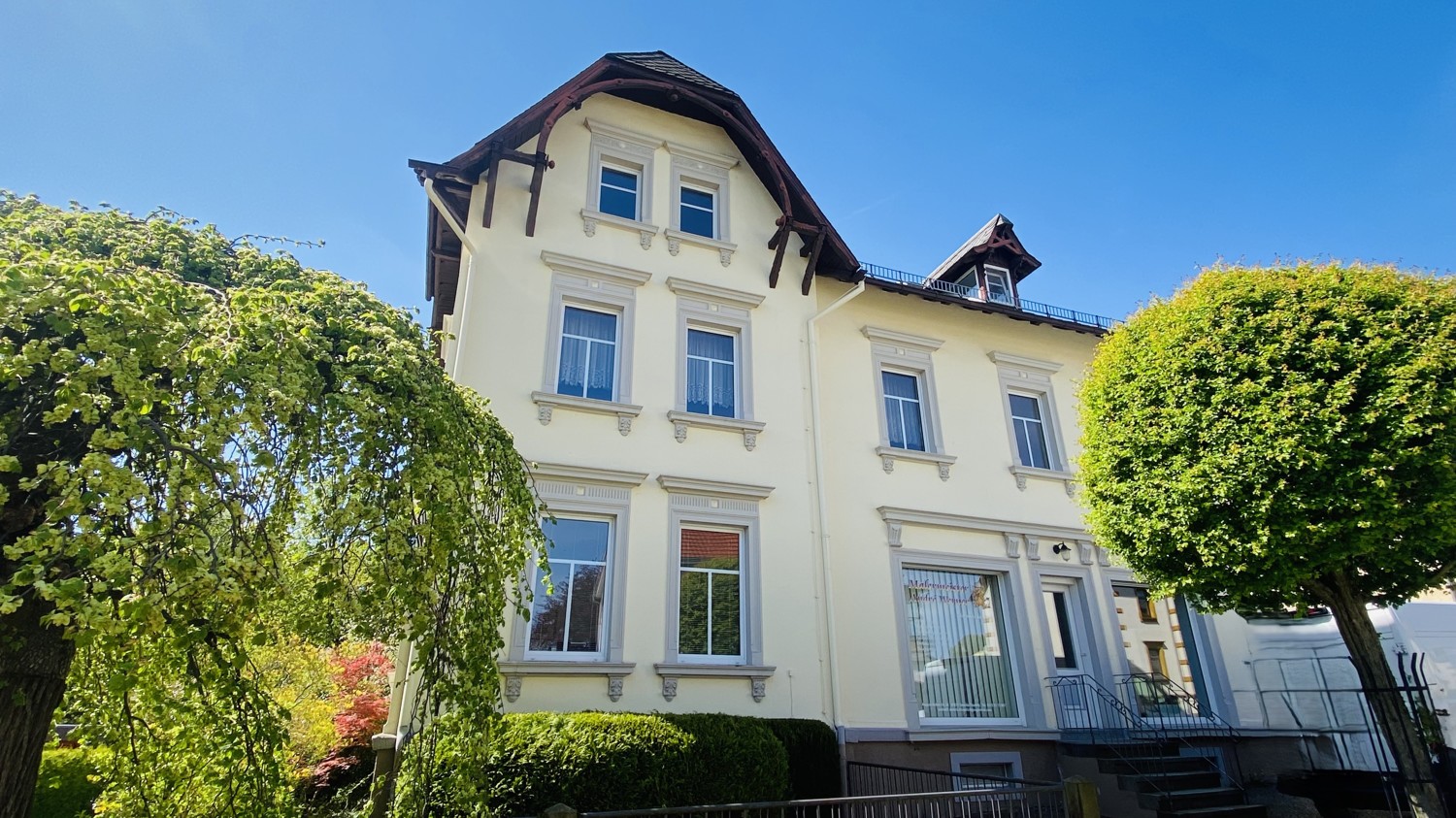 Denkmalgeschütztes Wohn- und Geschäftshaus in charmanter Lage