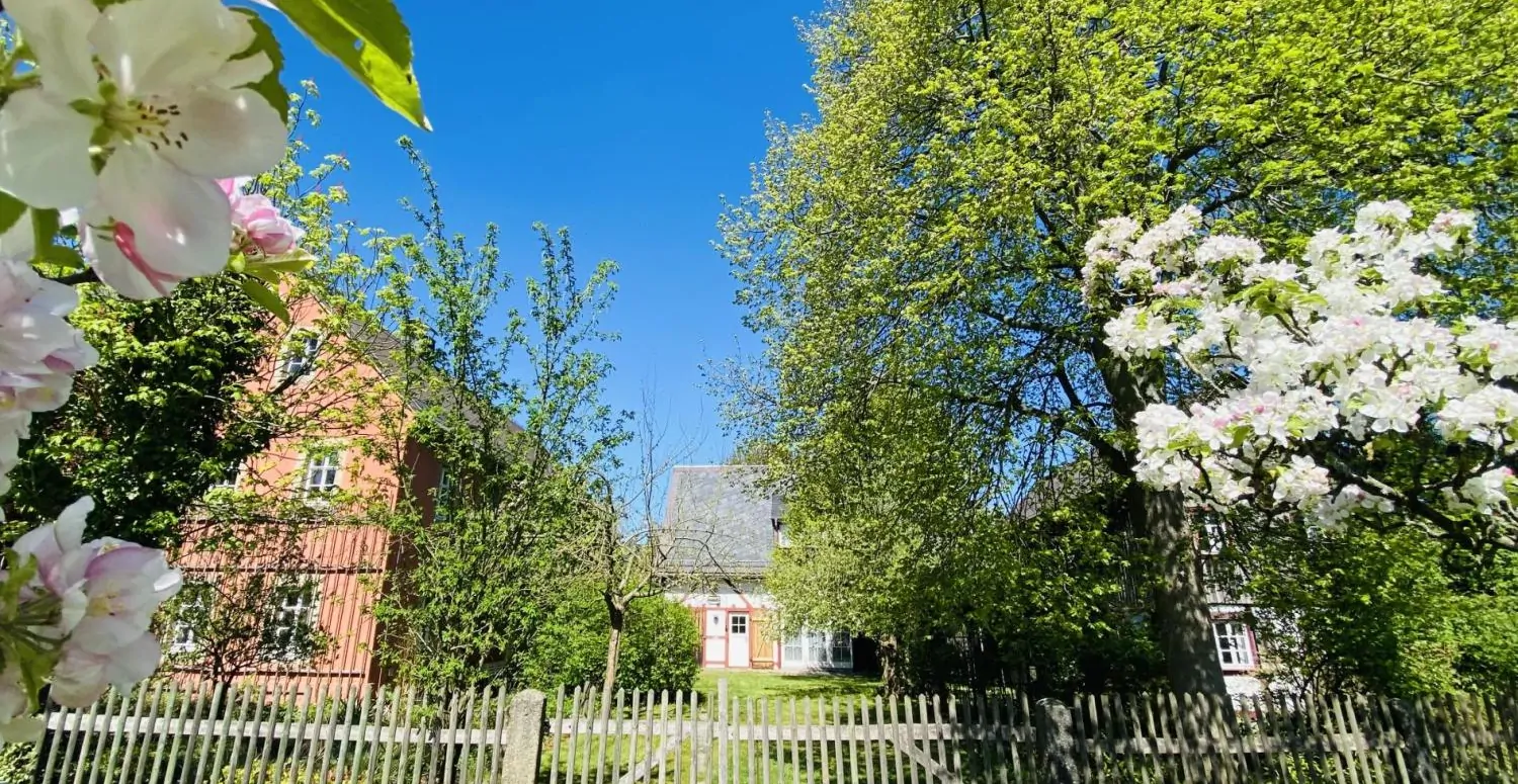 Großzügiger Dreiseitenhof mit historischem Flair und modernem Komfort