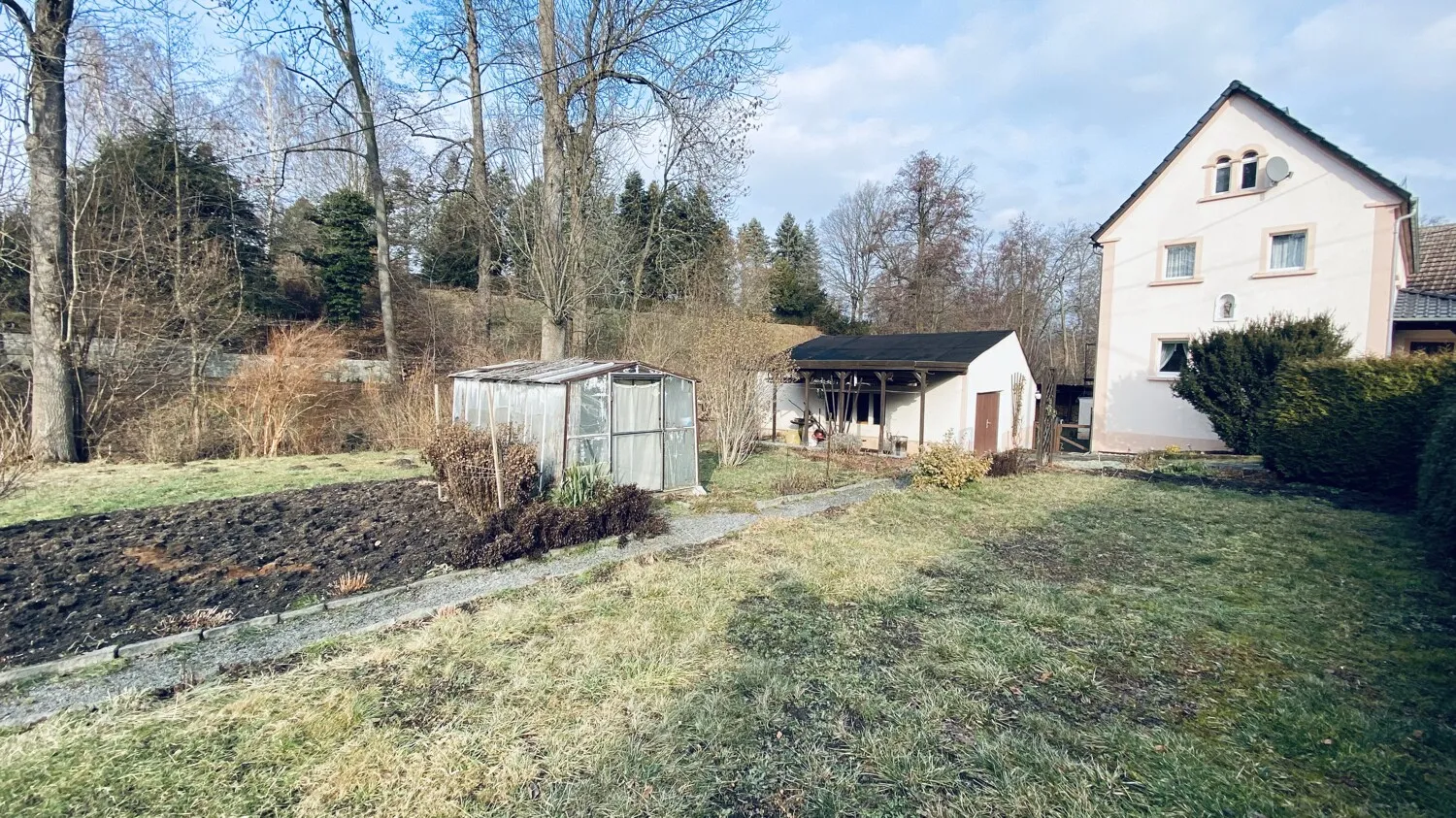 Maison familiale historique près du Klosterwasser avec balcon et jardin