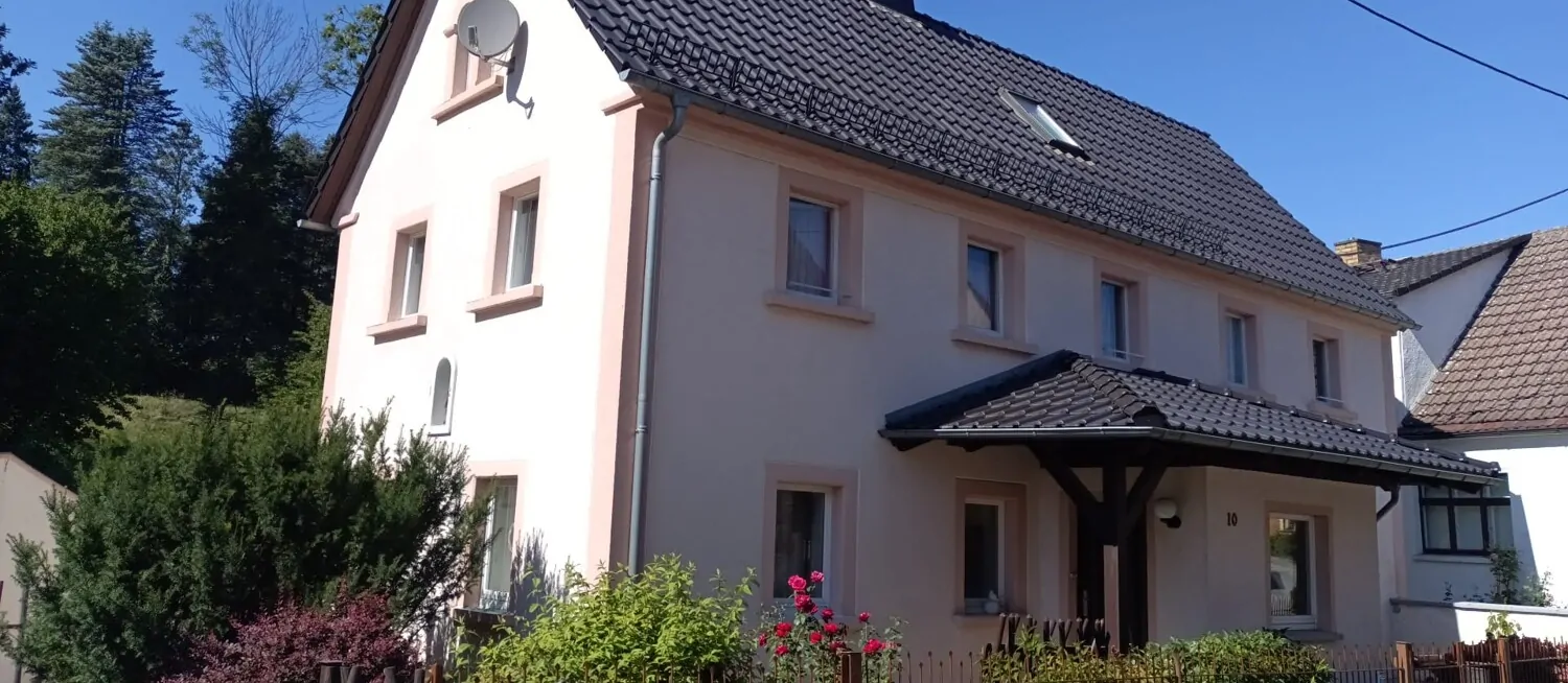 Historisches Familienhaus am Klosterwasser mit Balkon und Gartenfreude