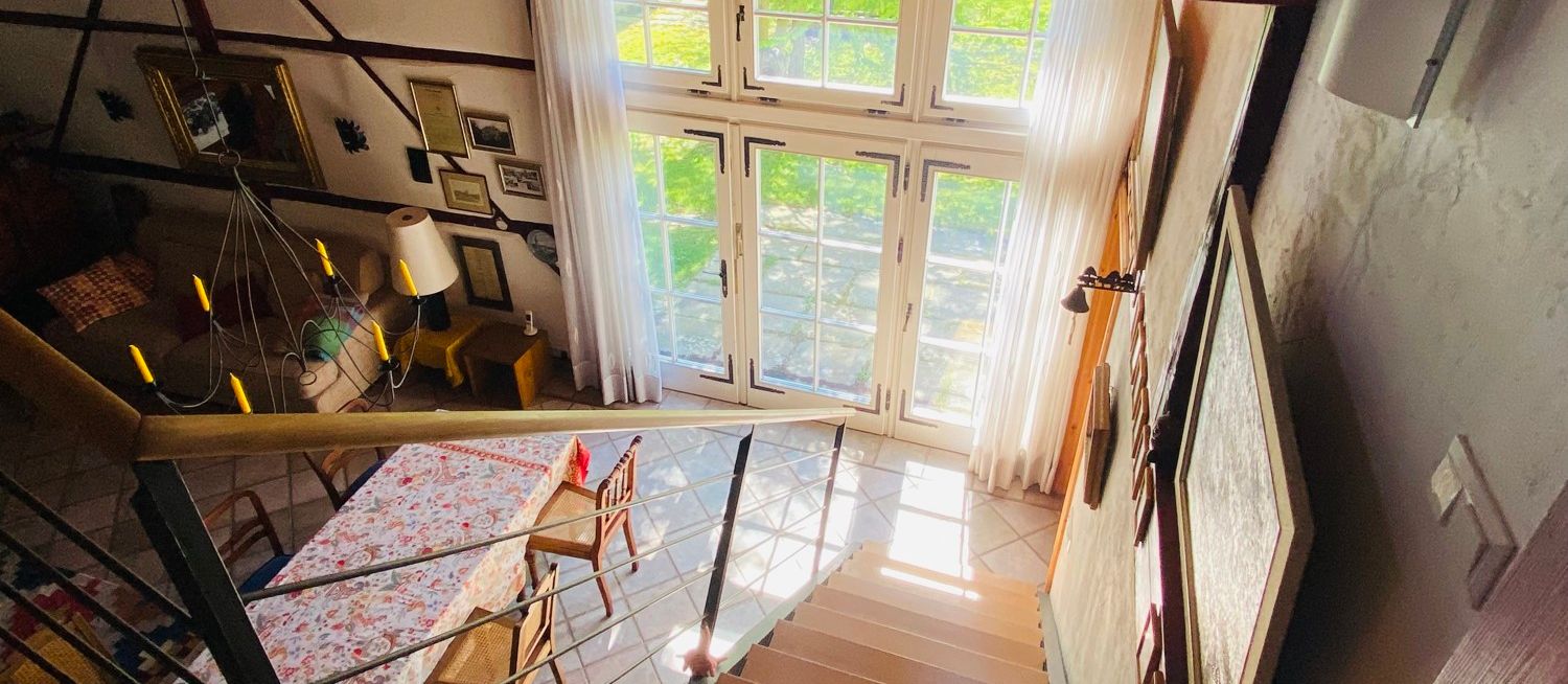 Einfamilienhaus mit offenem Wohnbereich und großem Garten