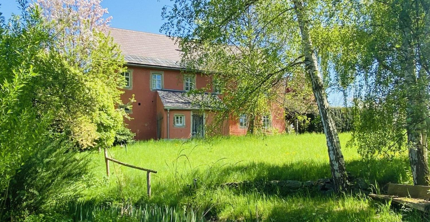 Historisches Einfamilienhaus mit Einliegerwohnung und eigenem Teich