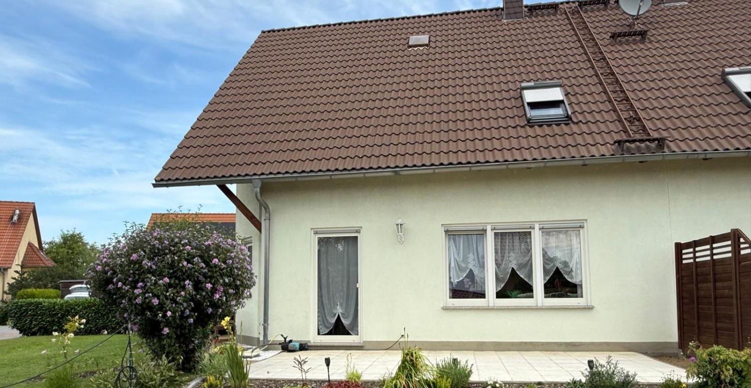 Gepflegte Doppelhaushälfte in schönem Wohngebiet