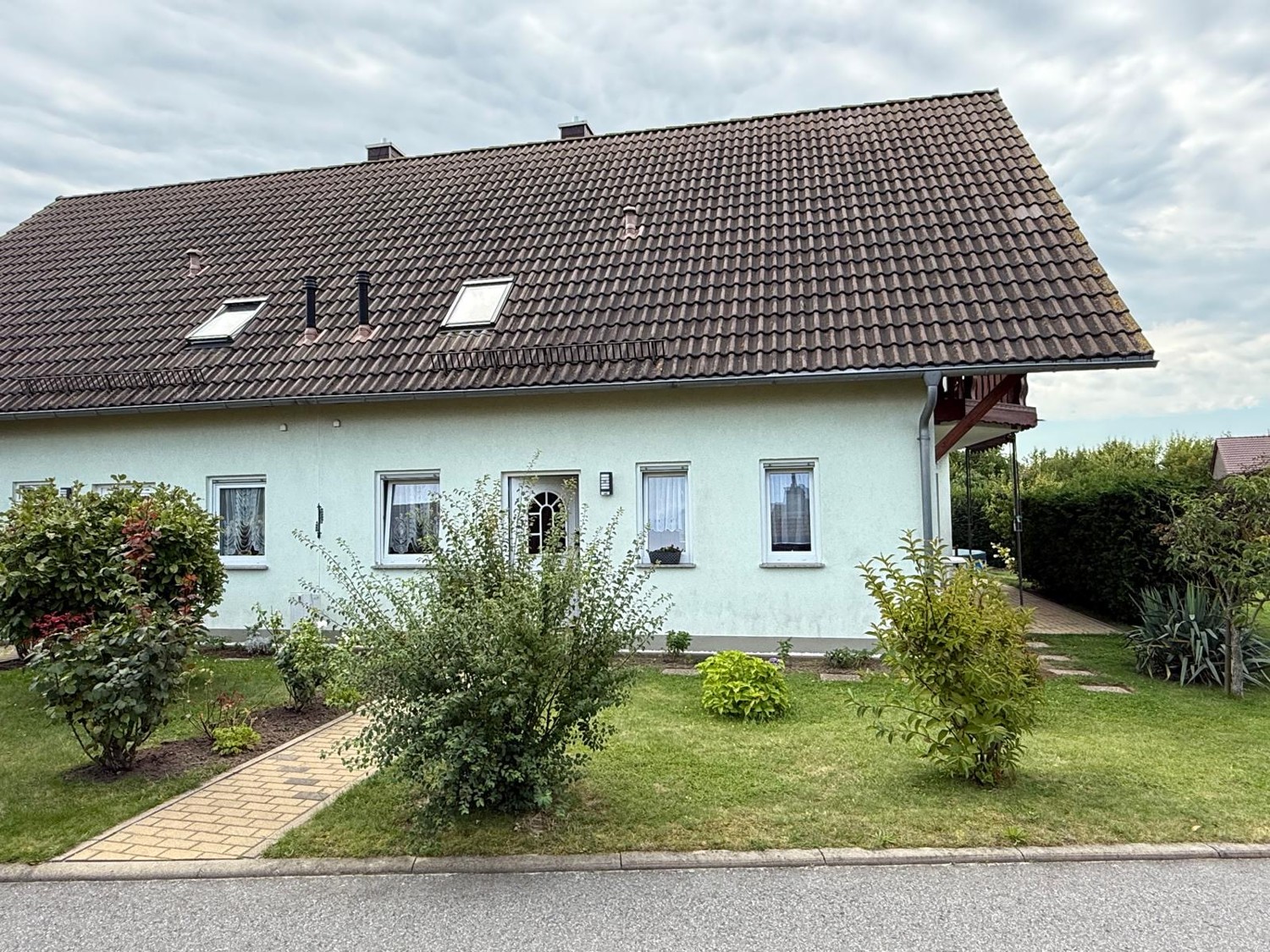 Gepflegte Doppelhaushälfte in schönem Wohngebiet