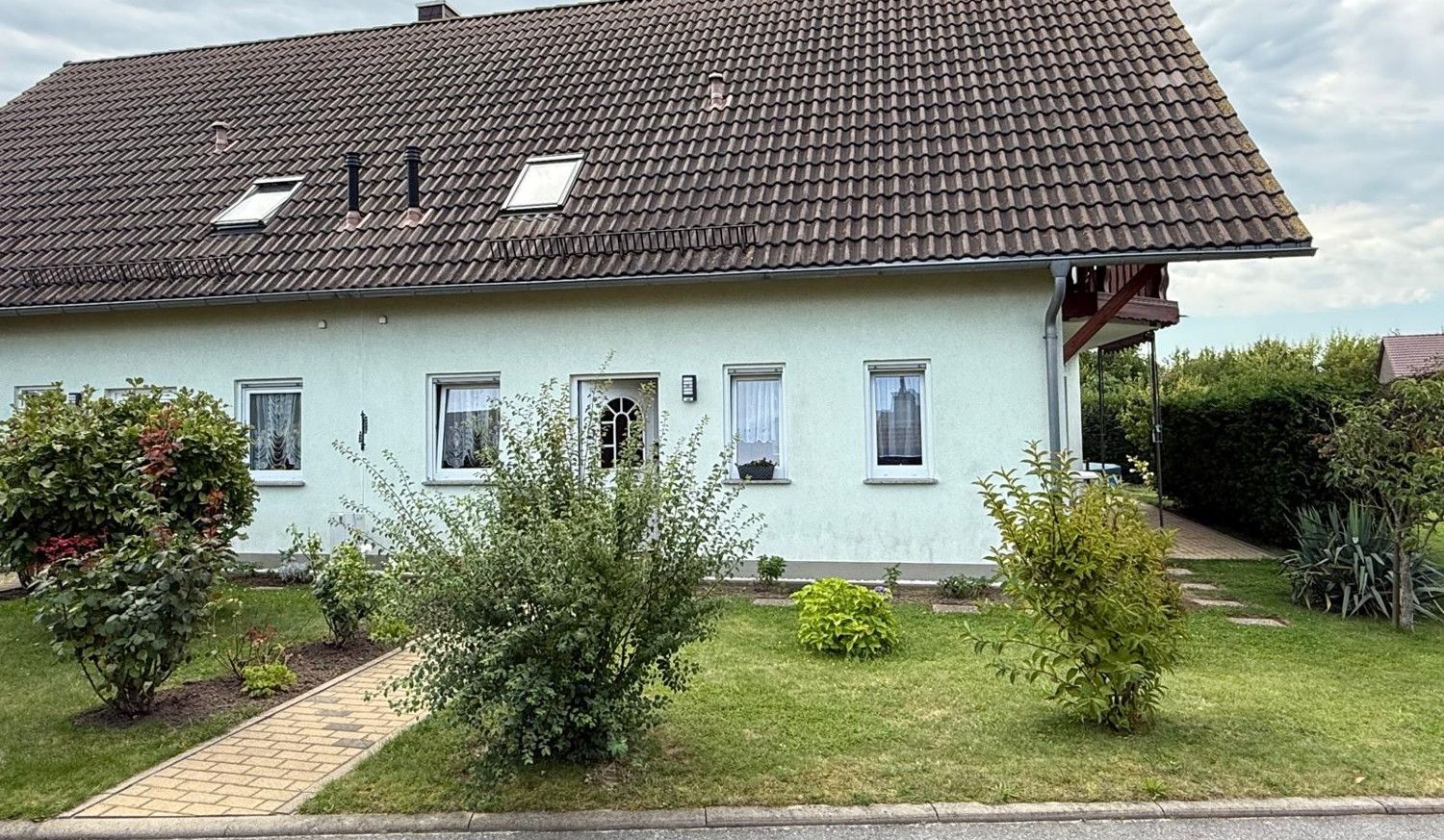Gepflegte Doppelhaushälfte in schönem Wohngebiet