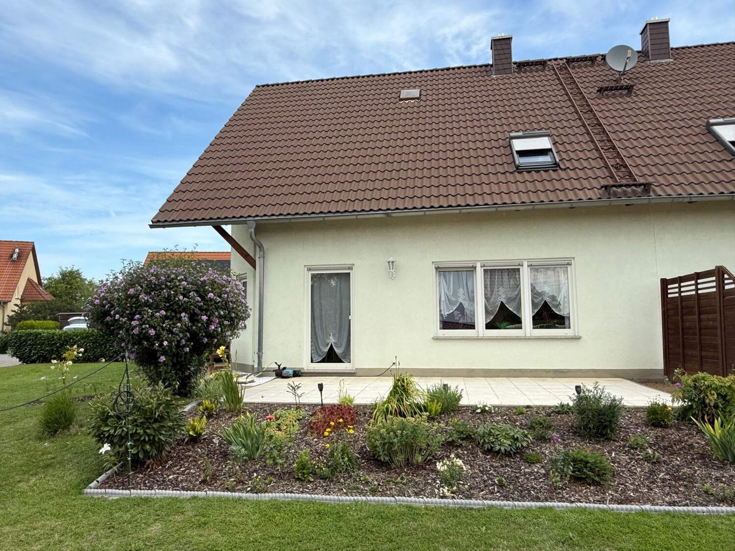 Gepflegte Doppelhaushälfte in schönem Wohngebiet