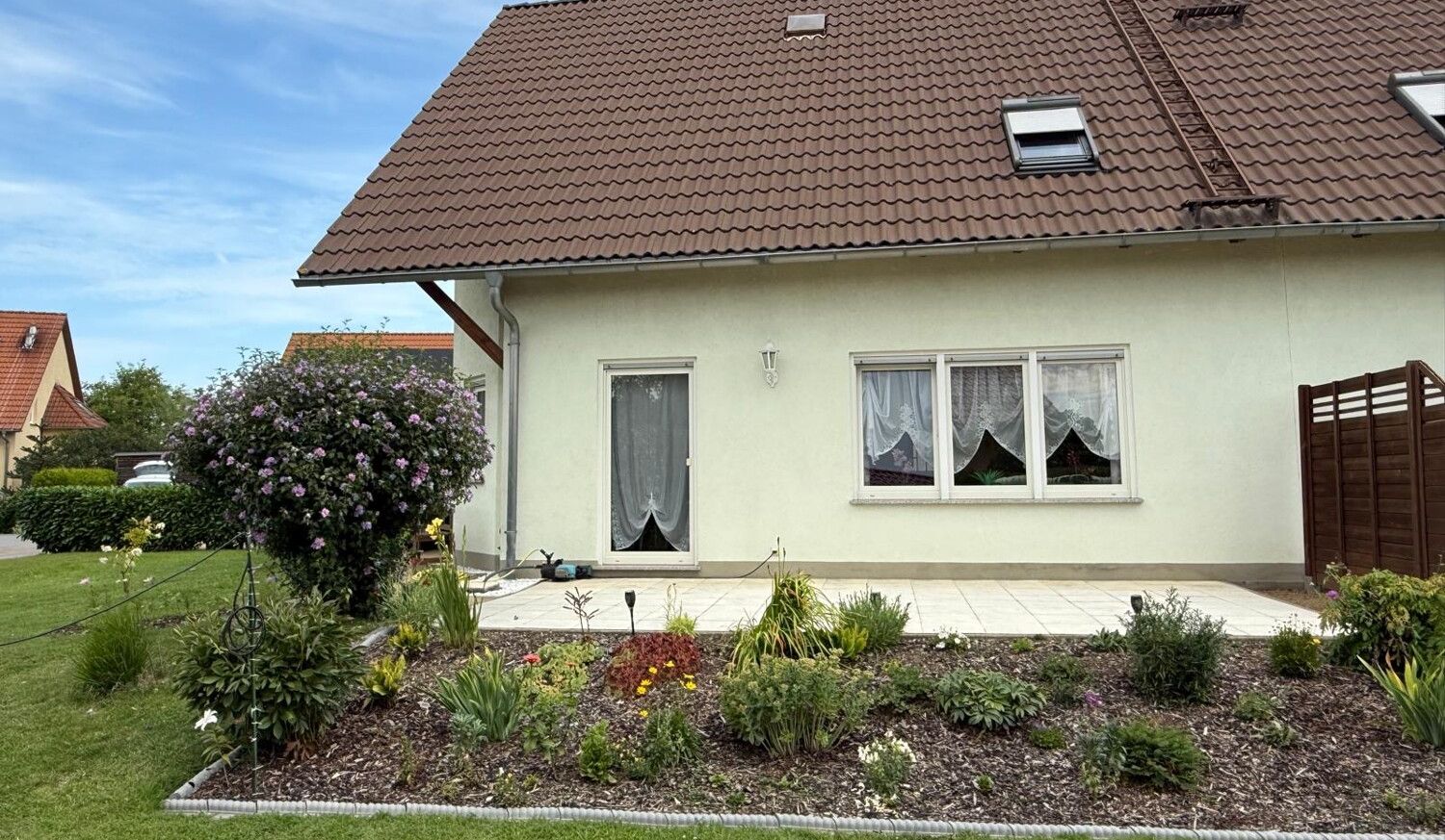 Gepflegte Doppelhaushälfte in schönem Wohngebiet