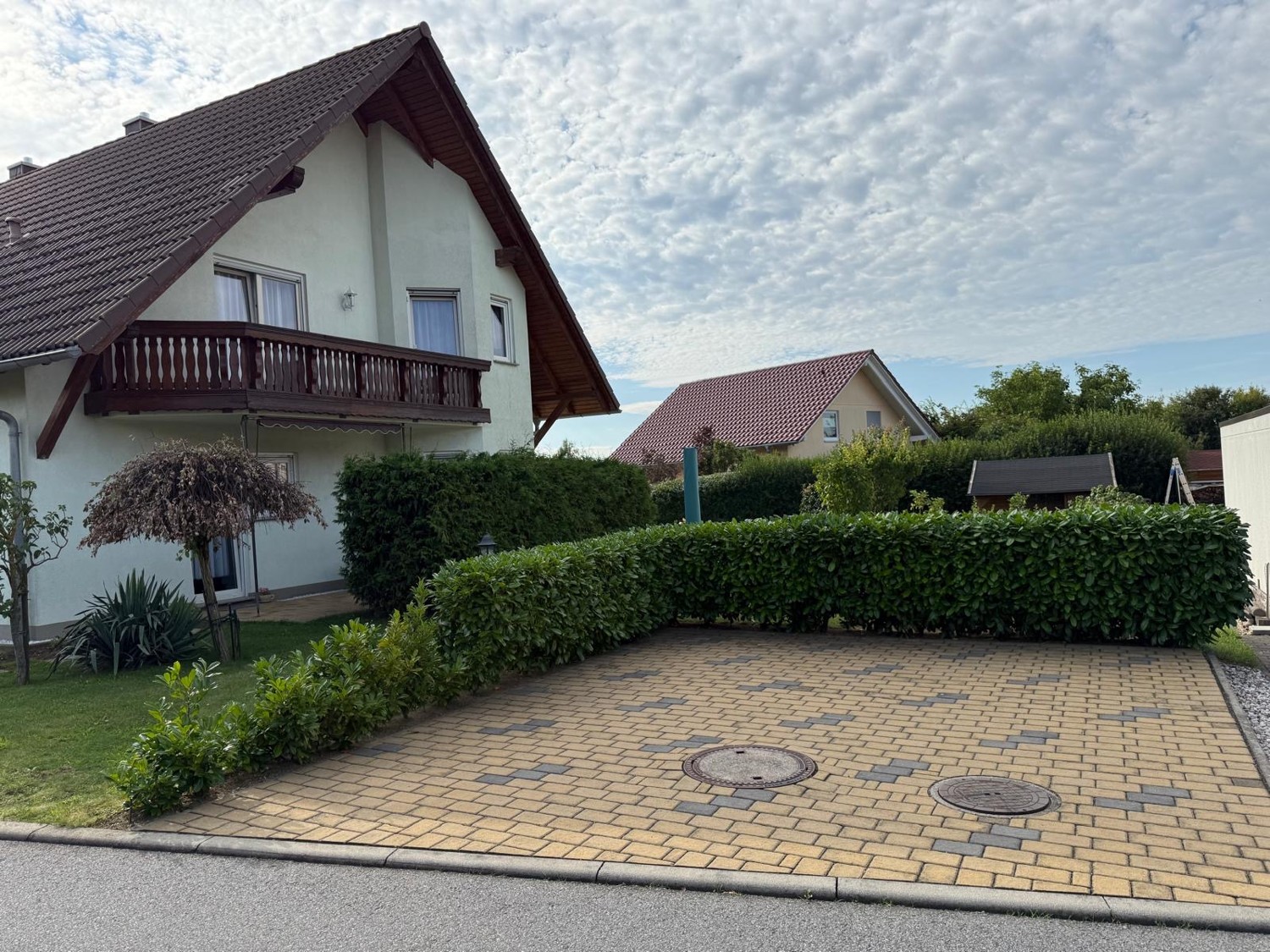 Gepflegte Doppelhaushälfte in schönem Wohngebiet