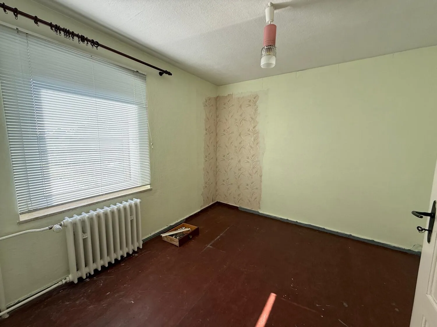 Charmante Doppelhaushäfte mit großem Garten