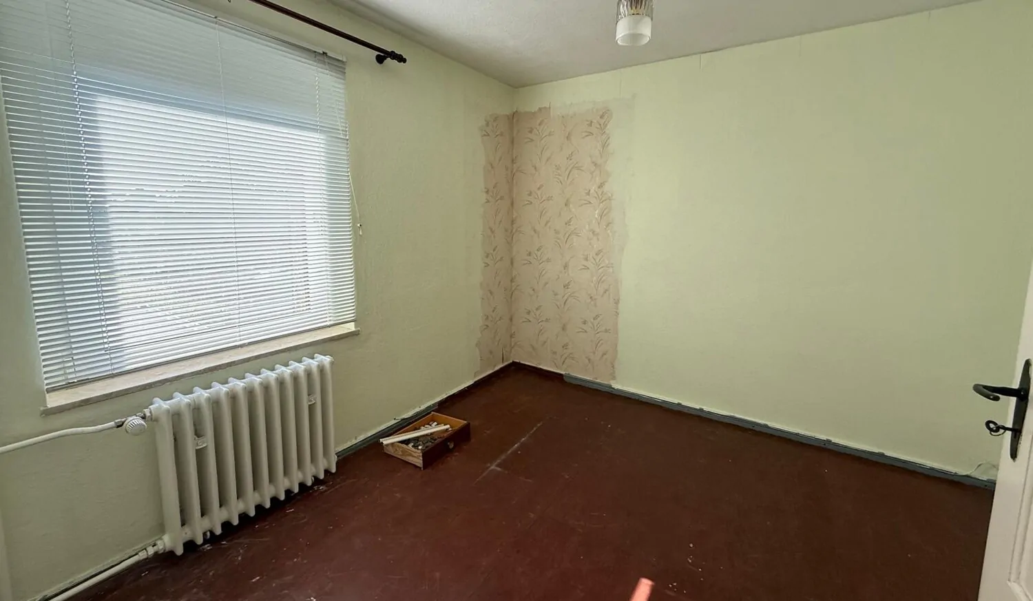 Charmante Doppelhaushäfte mit großem Garten