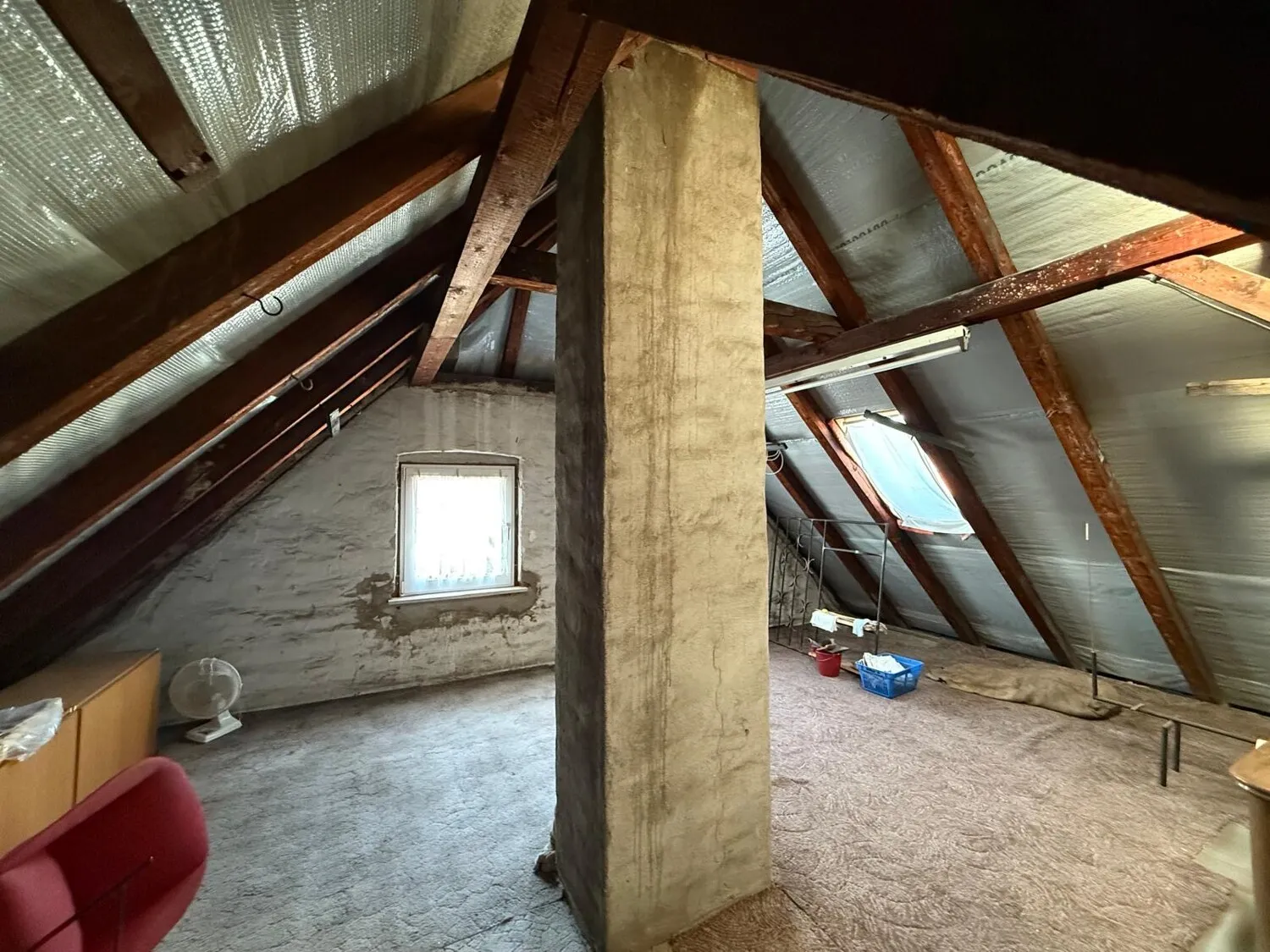 Charmante Doppelhaushäfte mit großem Garten