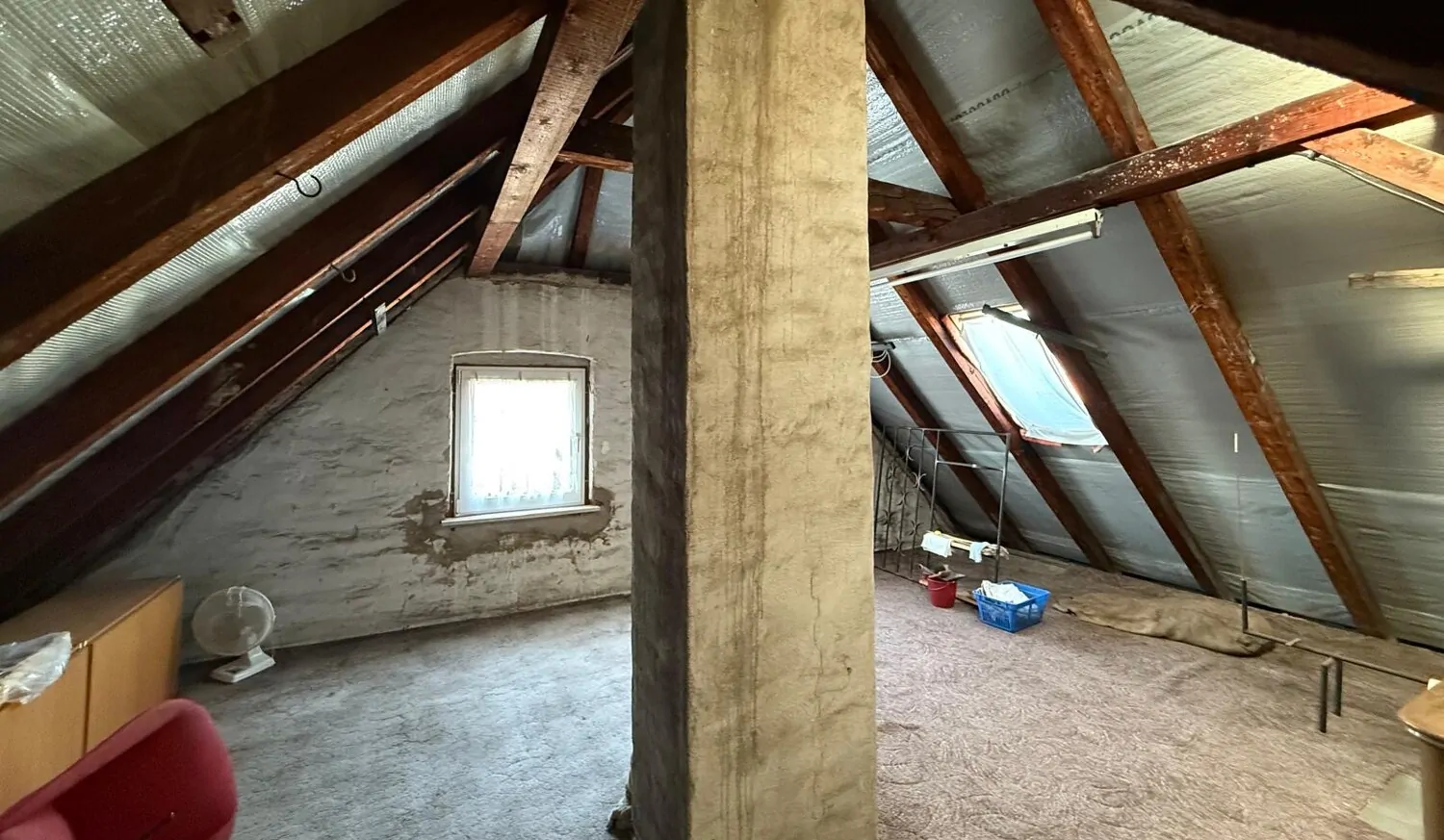 Charmante Doppelhaushäfte mit großem Garten