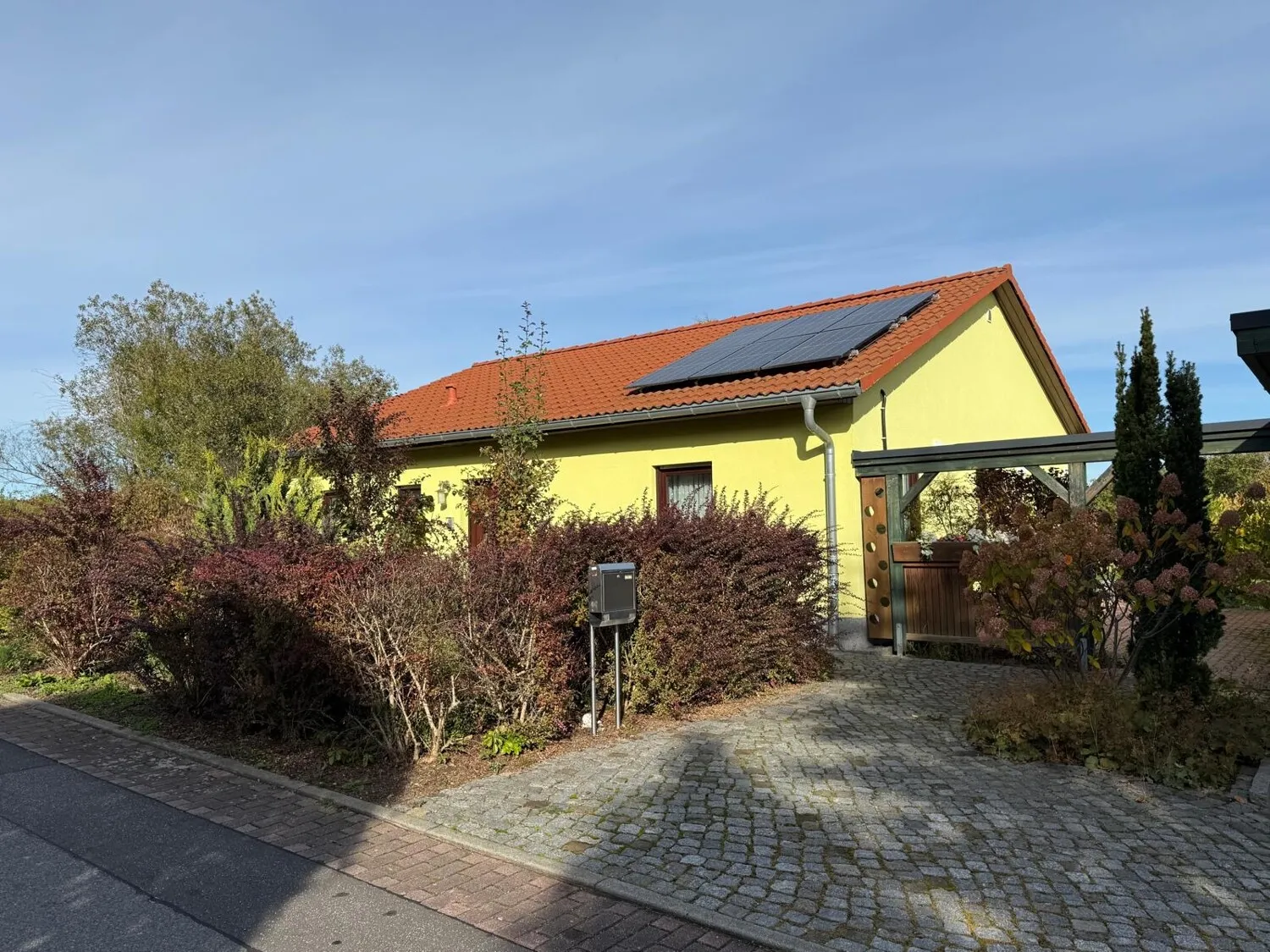 Barrierefreier Bungalow mit sonniger Terasse und moderner Ausstattung
