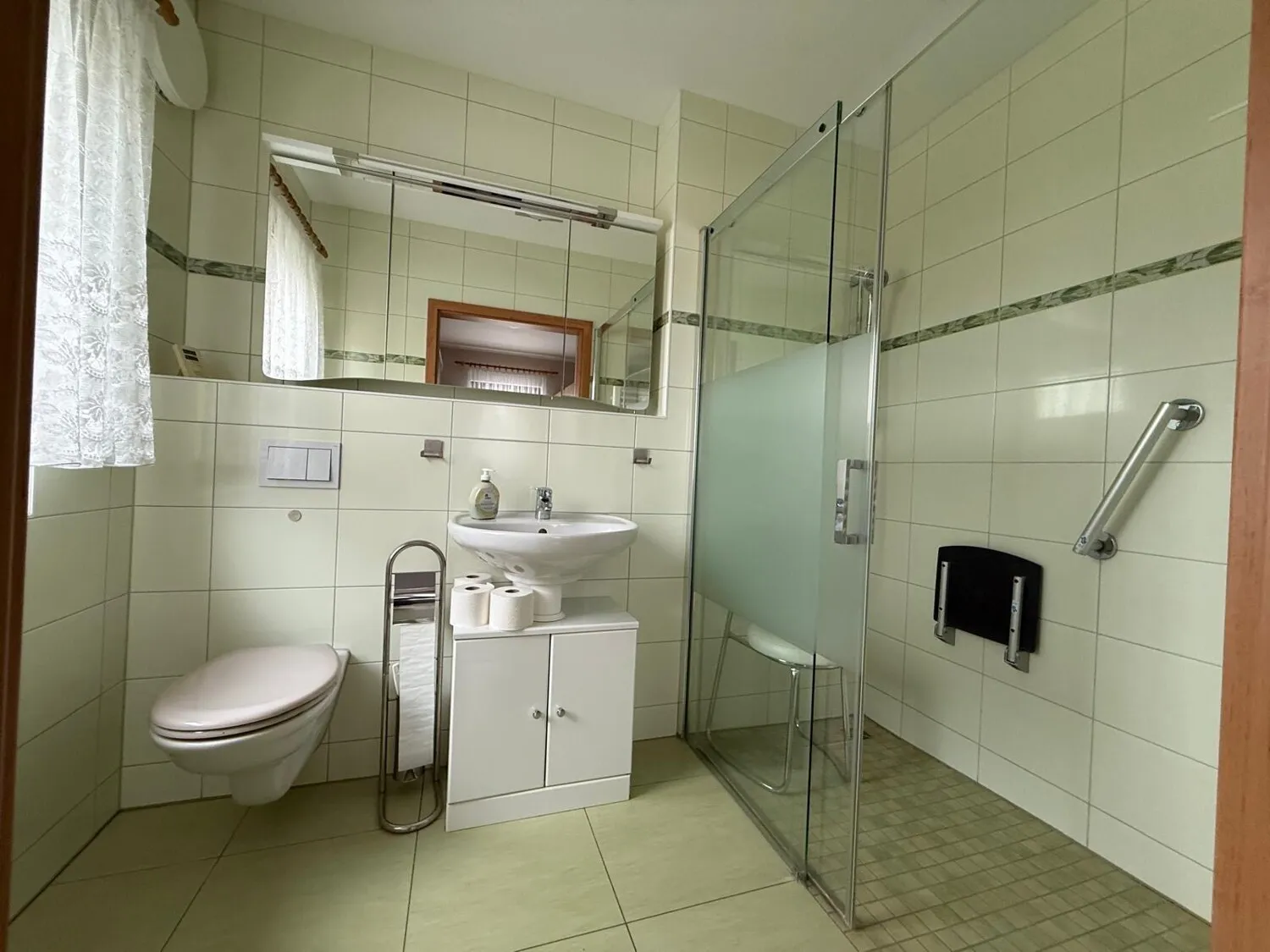 Barrierefreier Bungalow mit sonniger Terasse und moderner Ausstattung