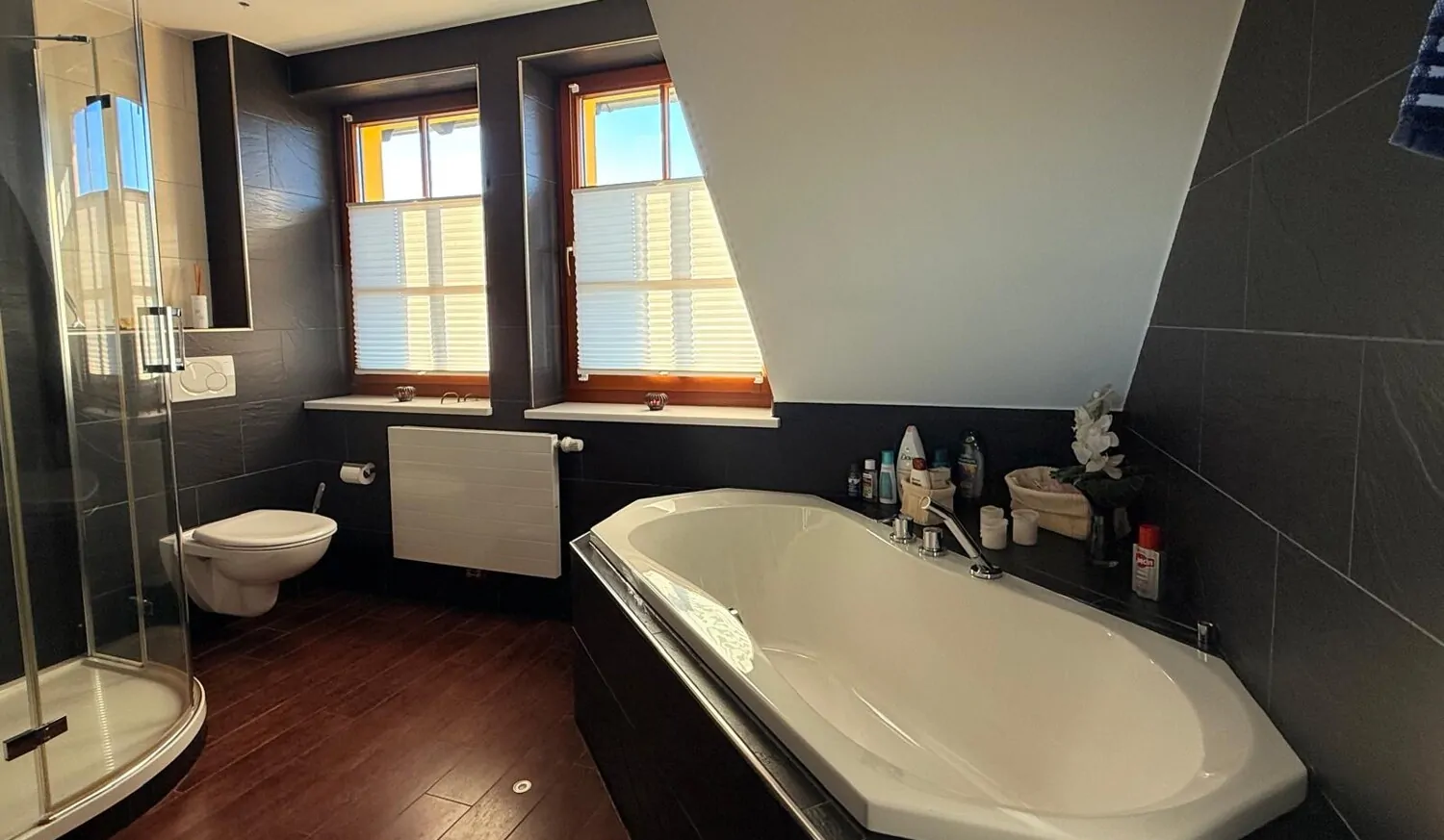 Moderna casa indipendente con dependance vicino al bacino idrico